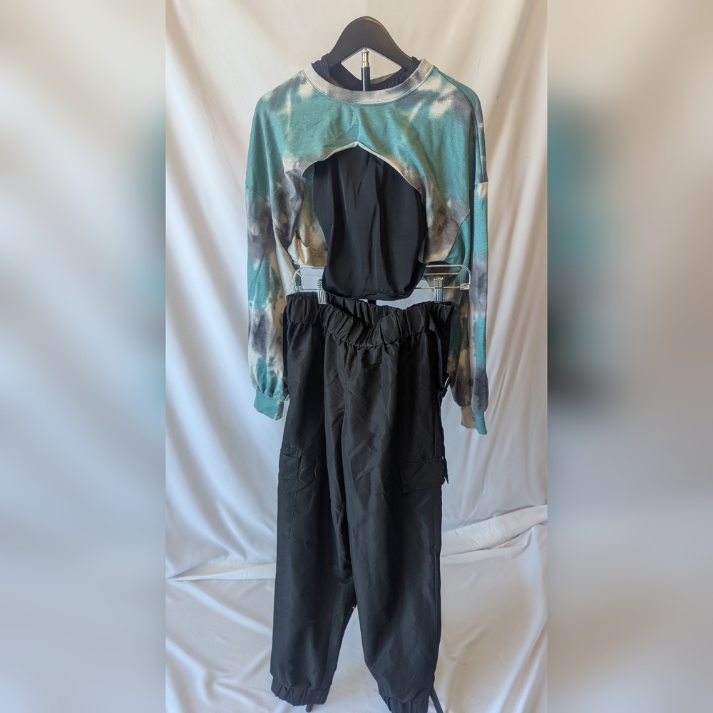 Black High-Rise Cargo Joggers w Elastic Waist And Tye Dye Crop Top W Black Tank